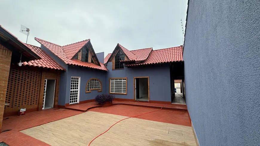 Foto 1 de Casa com 4 Quartos à venda, 320m² em Centro Sul, Várzea Grande