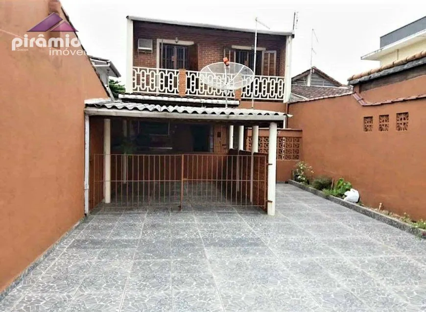 Foto 1 de Casa com 2 Quartos à venda, 80m² em Indaiá, Caraguatatuba