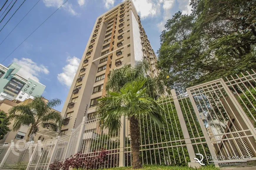 Foto 1 de Apartamento com 2 Quartos à venda, 66m² em Passo da Areia, Porto Alegre