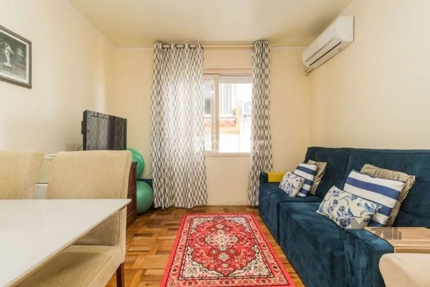 Foto 1 de Apartamento com 1 Quarto à venda, 45m² em Medianeira, Porto Alegre