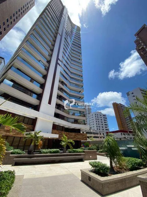 Foto 1 de Apartamento com 3 Quartos à venda, 235m² em Meireles, Fortaleza