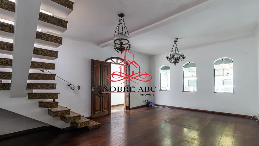 Foto 1 de Sobrado com 4 Quartos à venda, 224m² em Vila Gilda, Santo André