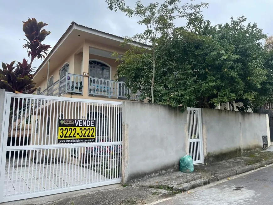 Foto 1 de Casa com 6 Quartos à venda, 194m² em Capoeiras, Florianópolis