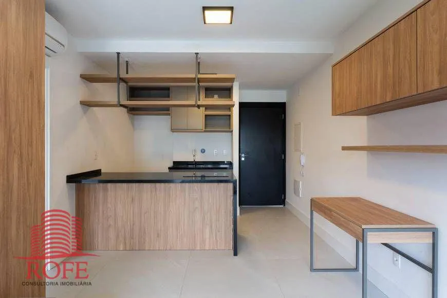 Foto 1 de Apartamento com 1 Quarto à venda, 50m² em Vila Madalena, São Paulo