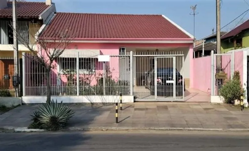 Foto 1 de Casa com 3 Quartos à venda, 193m² em Guarujá, Porto Alegre