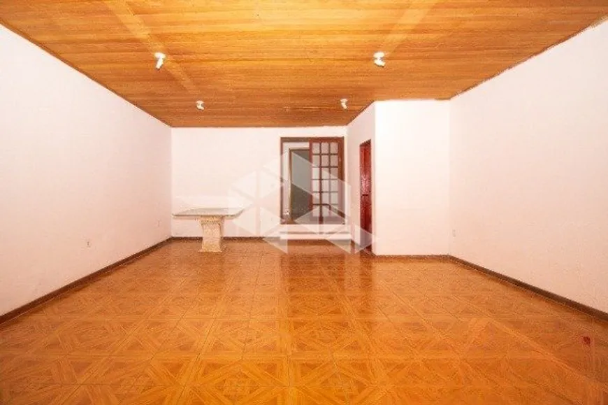Foto 1 de Casa com 6 Quartos à venda, 227m² em Teresópolis, Porto Alegre