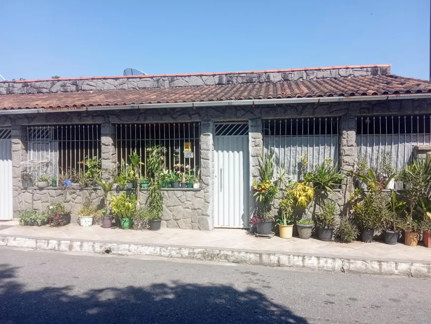 Foto 1 de Casa com 4 Quartos à venda, 150m² em Itapuca, Resende