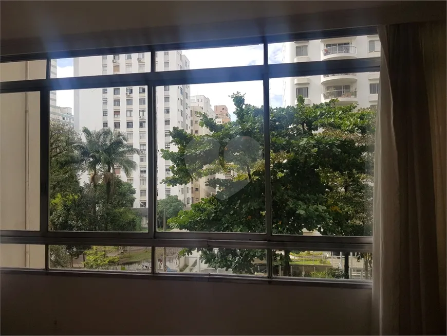 Foto 1 de Apartamento com 3 Quartos à venda, 218m² em Higienópolis, São Paulo