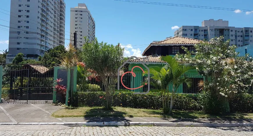 Foto 1 de Casa com 3 Quartos à venda, 319m² em Glória, Macaé