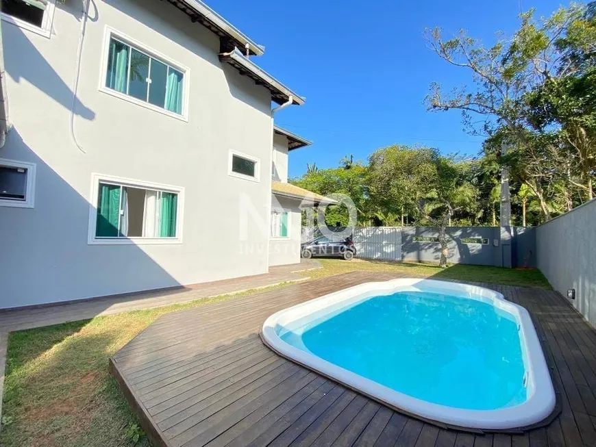 Foto 1 de Casa com 3 Quartos à venda, 200m² em Praia do Estaleiro, Balneário Camboriú