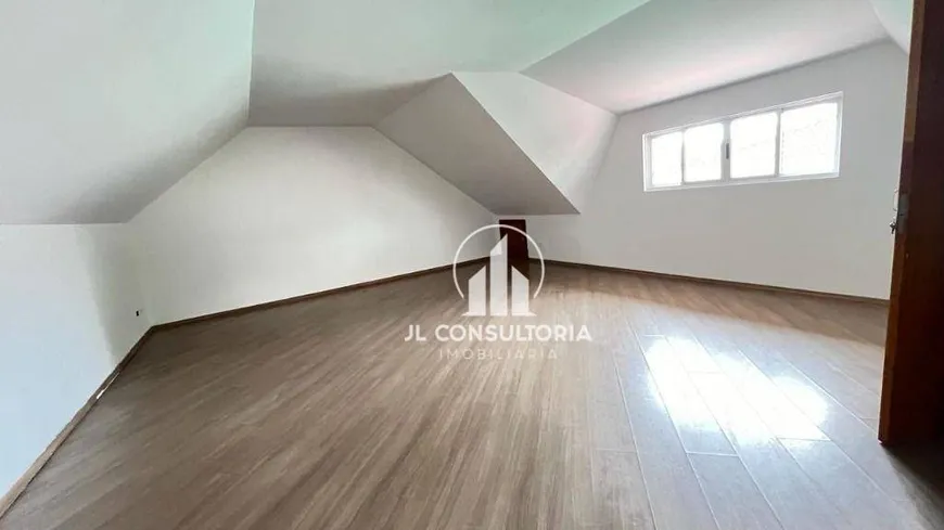 Foto 1 de Sobrado com 3 Quartos à venda, 152m² em Xaxim, Curitiba