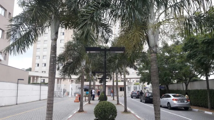 Foto 1 de Apartamento com 2 Quartos à venda, 54m² em Jardim Henriqueta, Taboão da Serra