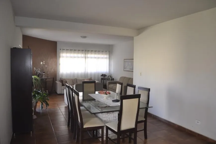 Foto 1 de Apartamento com 4 Quartos à venda, 205m² em Maracanã, Uberlândia