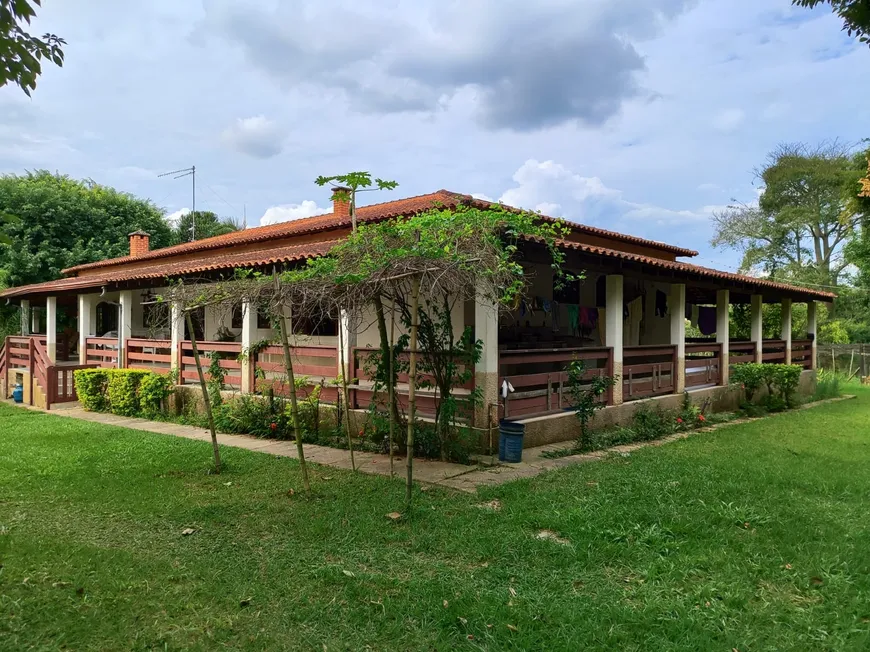 Foto 1 de Fazenda/Sítio com 2 Quartos à venda, 90m² em Zona Rural, Salto de Pirapora