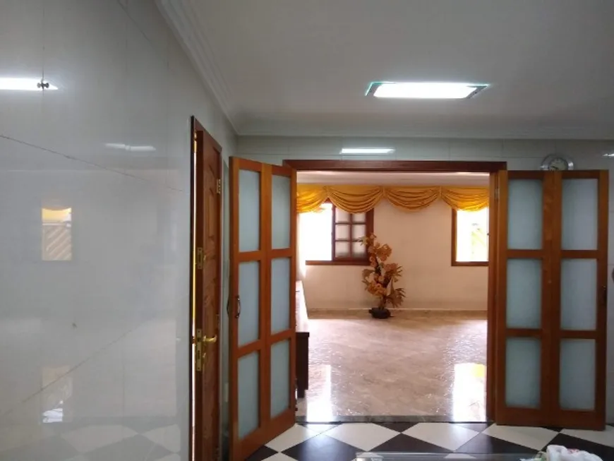 Foto 1 de Casa com 3 Quartos à venda, 150m² em BNH, Mesquita