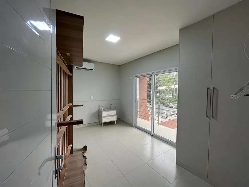 Foto 1 de Casa de Condomínio com 3 Quartos para alugar, 600m² em Limoeiro, Arujá