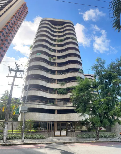 Foto 1 de Apartamento com 4 Quartos à venda, 180m² em Tamarineira, Recife