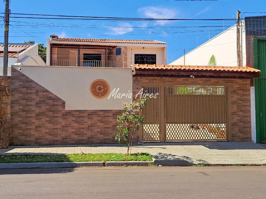 Foto 1 de Sobrado com 3 Quartos à venda, 206m² em Recreio dos Bandeirantes, São Carlos