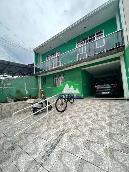 Foto 1 de Sobrado com 6 Quartos à venda, 233m² em Sitio Cercado, Curitiba