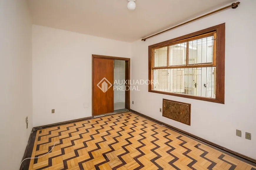 Foto 1 de Apartamento com 3 Quartos para alugar, 70m² em Petrópolis, Porto Alegre