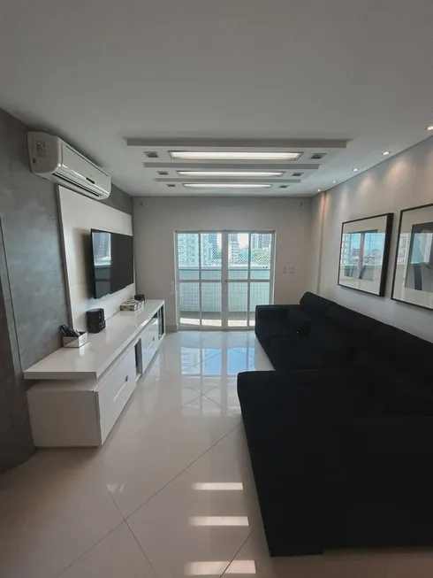 Foto 1 de Apartamento com 4 Quartos para alugar, 240m² em Zona 01, Maringá