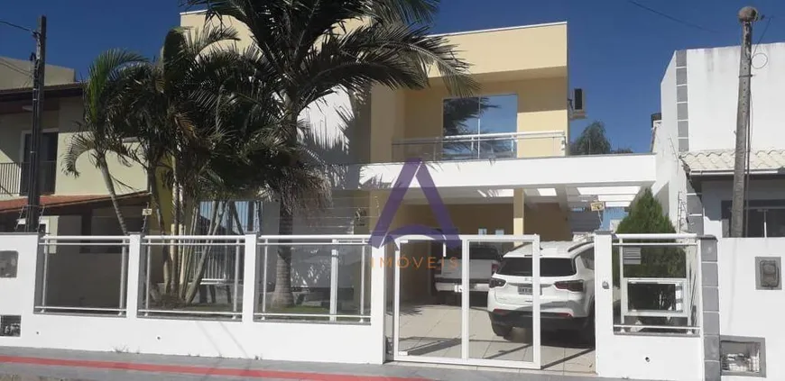 Foto 1 de Casa com 4 Quartos à venda, 321m² em Carianos, Florianópolis