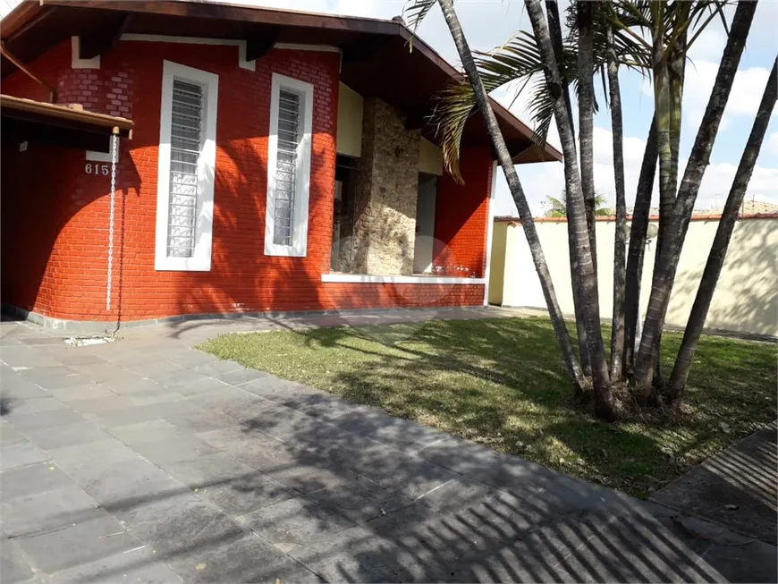 Foto 1 de Casa com 4 Quartos à venda, 290m² em Jardim Residencial Doutor Lessa, Pindamonhangaba