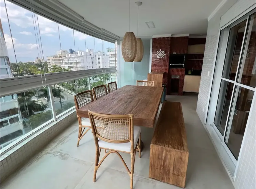Foto 1 de Apartamento com 3 Quartos à venda, 108m² em Pitangueiras, Guarujá