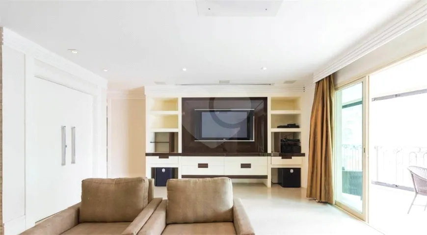 Foto 1 de Apartamento com 4 Quartos para venda ou aluguel, 220m² em Santana, São Paulo