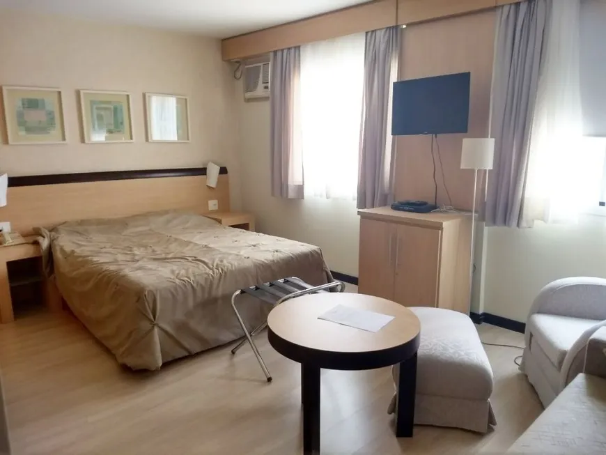 Foto 1 de Flat com 1 Quarto para alugar, 33m² em Vila Olímpia, São Paulo