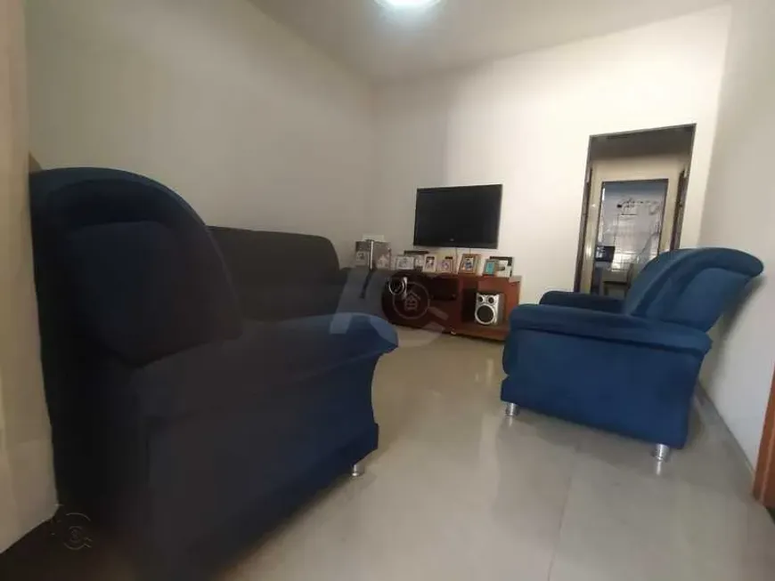 Foto 1 de Casa com 5 Quartos à venda, 200m² em Vista Alegre, Rio de Janeiro