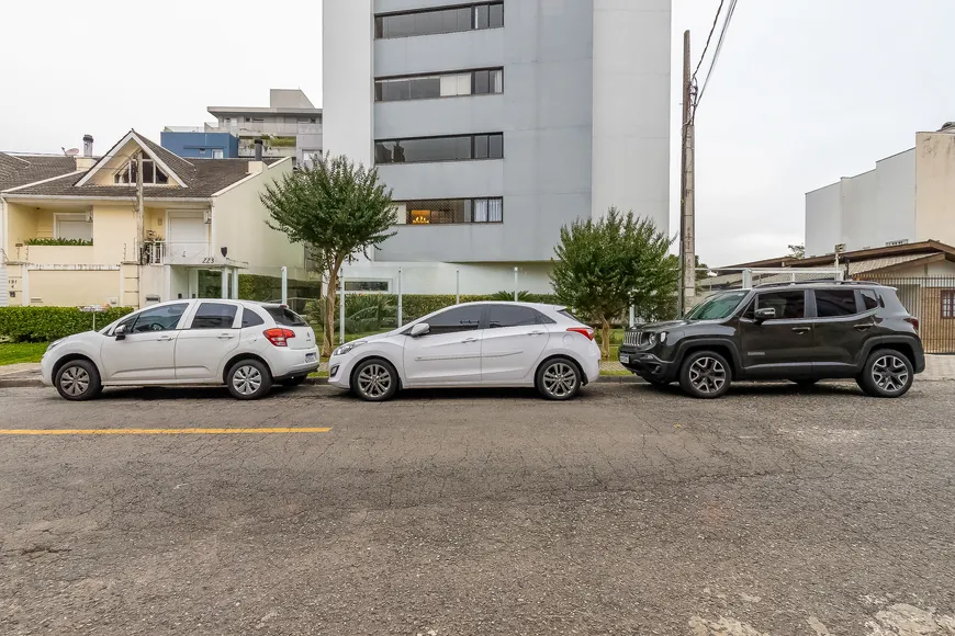 Foto 1 de Apartamento com 3 Quartos para alugar, 162m² em Ahú, Curitiba