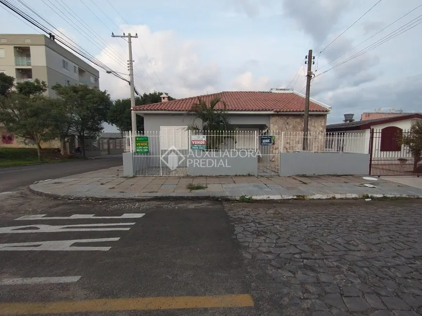 Foto 1 de Casa com 3 Quartos à venda, 120m² em Tancredo Neves, Santa Maria