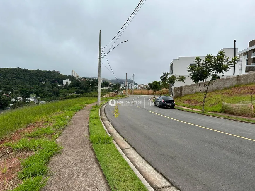 Foto 1 de Lote/Terreno à venda, 324m² em Ipiranga, Juiz de Fora