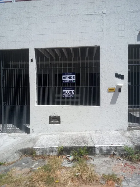 Foto 1 de Casa com 6 Quartos para venda ou aluguel, 200m² em Capim Macio, Natal