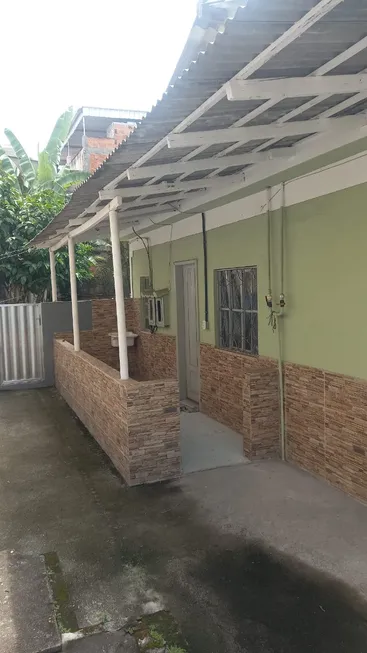 Foto 1 de Casa com 1 Quarto para alugar, 30m² em Vila Sarapui, Duque de Caxias