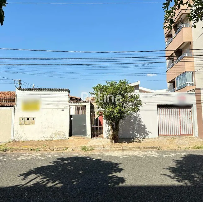 Foto 1 de Lote/Terreno à venda, 360m² em Santa Mônica, Uberlândia