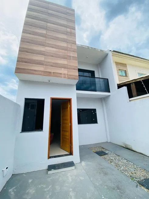 Foto 1 de Casa com 4 Quartos à venda, 132m² em Novo Horizonte, Macaé