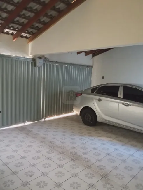 Foto 1 de Casa com 2 Quartos à venda, 180m² em Laranjeiras, Uberlândia