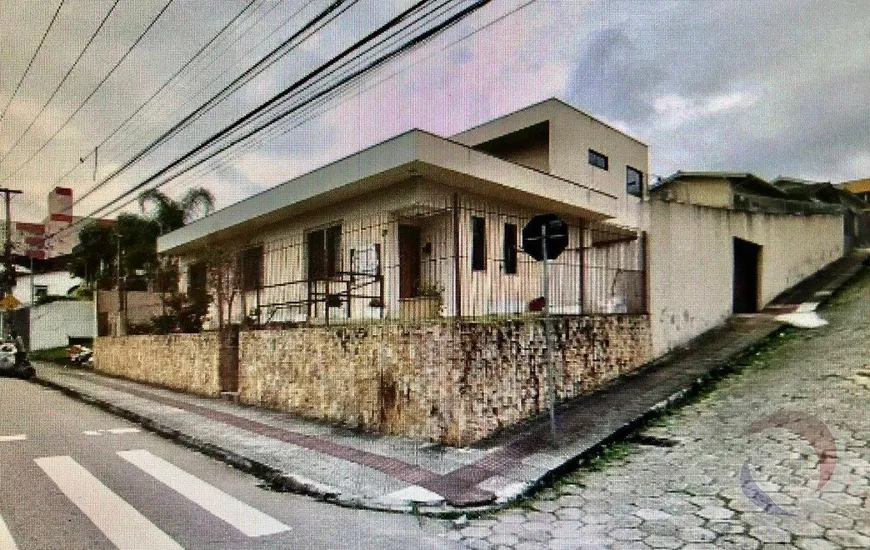 Foto 1 de Casa com 5 Quartos à venda, 549m² em Coloninha, Florianópolis