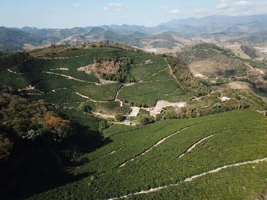 Foto 1 de Fazenda/Sítio à venda, 35000m² em , Manhumirim