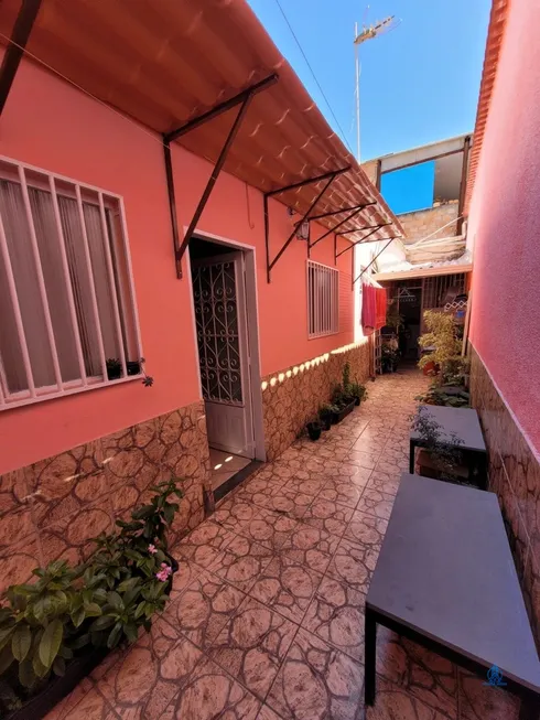 Foto 1 de Casa com 2 Quartos à venda, 15m² em Mantiqueira, Belo Horizonte