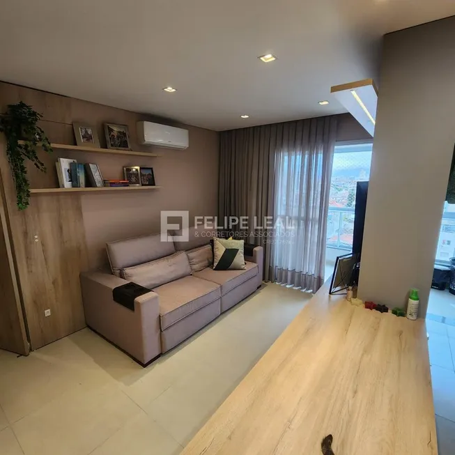 Foto 1 de Apartamento com 3 Quartos à venda, 80m² em Barreiros, São José