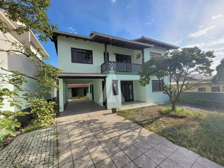 Foto 1 de Sobrado com 5 Quartos à venda, 156m² em Aventureiro, Joinville