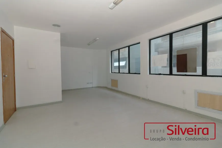 Foto 1 de Sala Comercial para venda ou aluguel, 30m² em Floresta, Porto Alegre