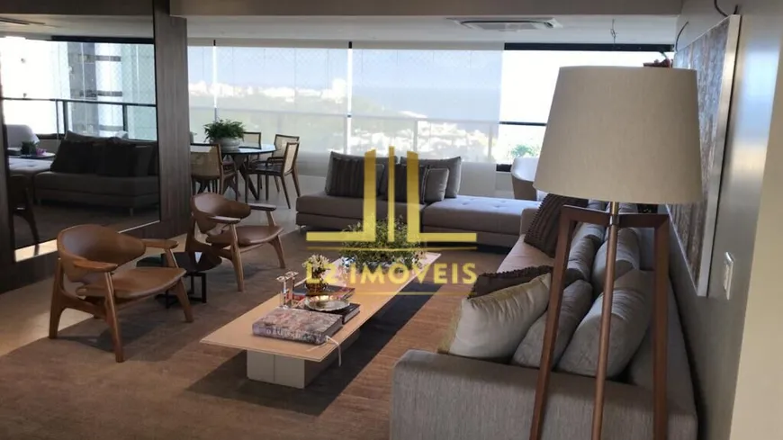 Foto 1 de Apartamento com 4 Quartos à venda, 275m² em Ondina, Salvador