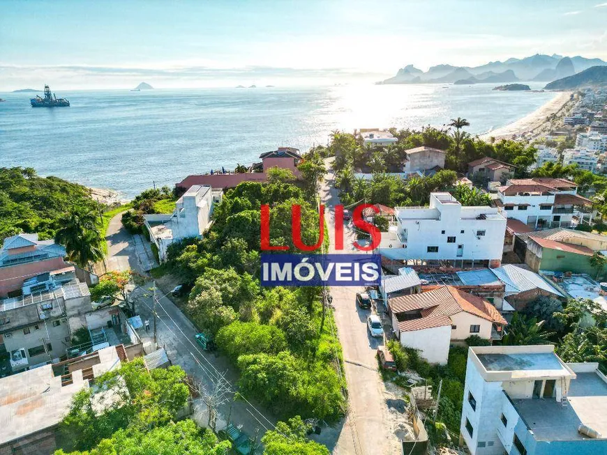 Foto 1 de Lote/Terreno à venda, 567m² em Piratininga, Niterói