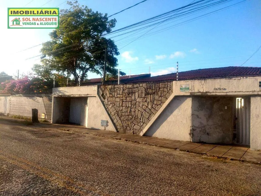 Foto 1 de Casa com 4 Quartos à venda, 267m² em Sapiranga, Fortaleza