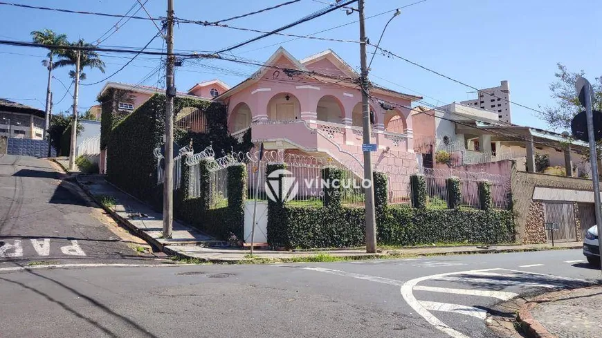 Foto 1 de Casa com 5 Quartos à venda, 423m² em São Sebastião, Uberaba