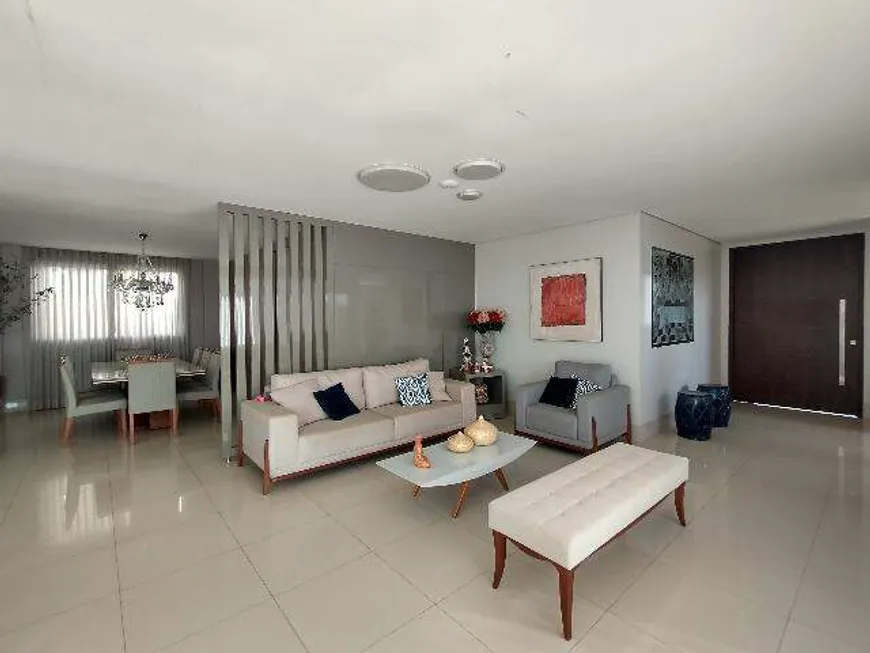 Foto 1 de Casa de Condomínio com 4 Quartos à venda, 421m² em Jardins Roma, Uberlândia